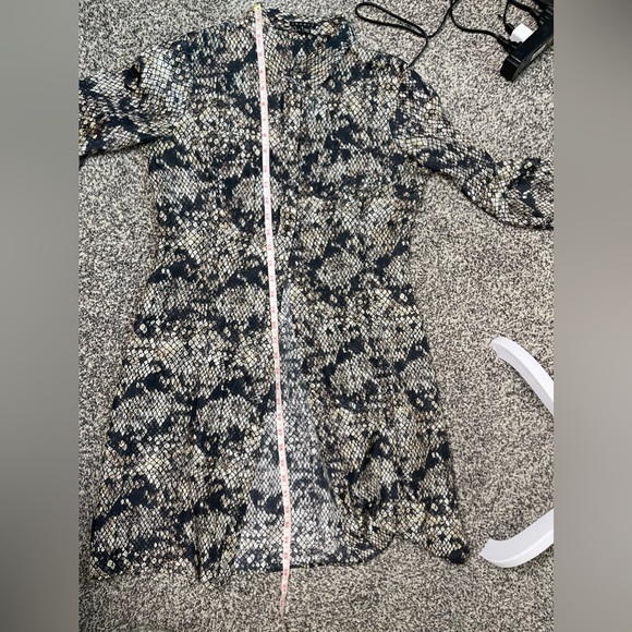 Theory NWOT snake skin print silk shirt dress Career Office Business Casual Sz 6 - Picture 9 of 9